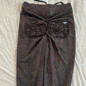 Cute booty scrunch butt leggings size large runs small